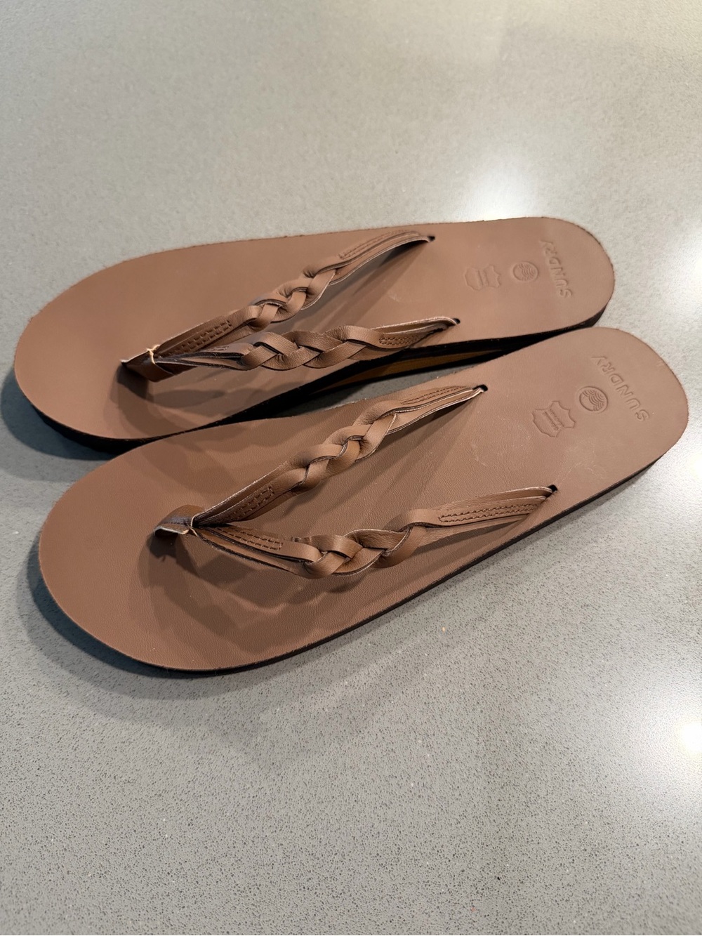 NWOT Women’s Sundry Braided Strap Leather Flip-Flops/Sandals, Sz. 9! Super nice! - Picture 4 of 7